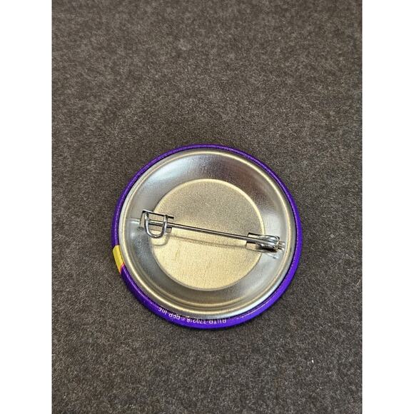 Kiss Me It’s My Birthday Vintage Pin Button Pinback - Picture 3 of 4